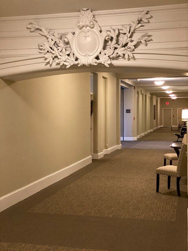 803 E 6th St Unit 403, Newport, KY 41071 Condo for Rent in Newport