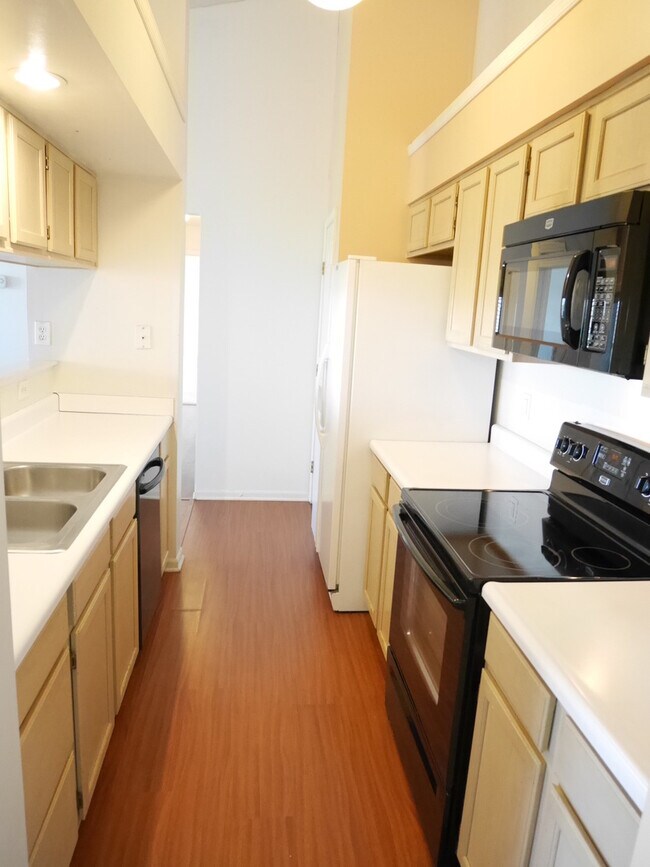 Foto del edificio - 2 Bedroom Condominium Located in Stonegate...