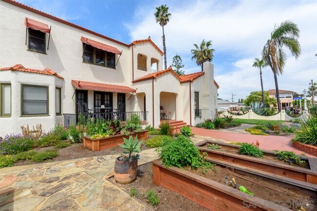 Building Photo - 4680 W Talmadge Dr