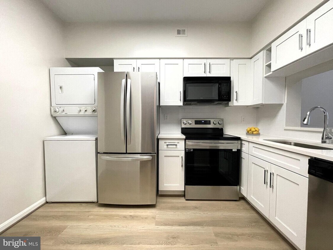 1805 Crystal Dr Unit 1103S, Arlington, VA 22202 Room for Rent in