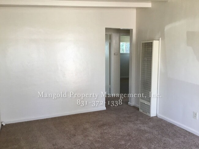 Building Photo - Two Bedroom One Bath House with Garage and Back Yard in Seaside