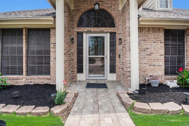 Foto del edificio - 1813 Oakwood Dr E