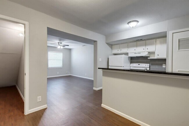 Foto del edificio - 303 W 40th St