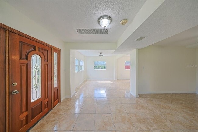 Building Photo - 2417 S 66th St