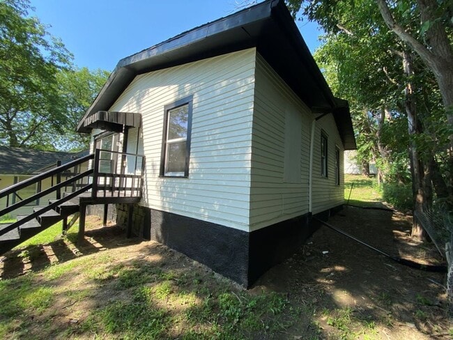 Building Photo - LEASE TO OWN $1,400 MO