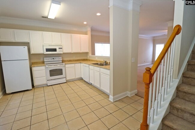 Building Photo - 229 Forest Green Dr