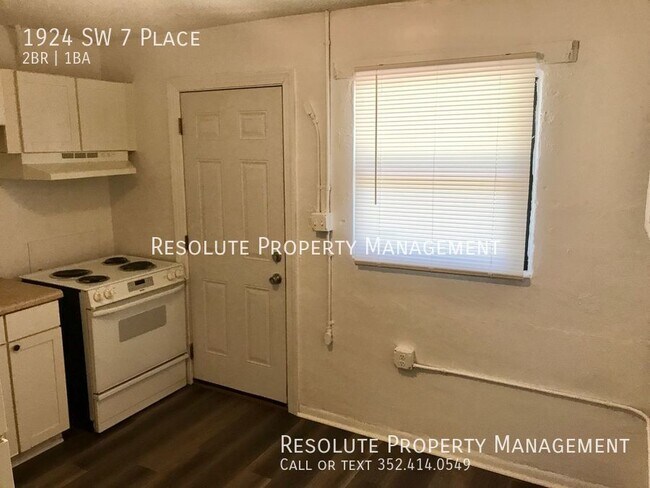 Building Photo - 2 Bedroom, 1 Bath