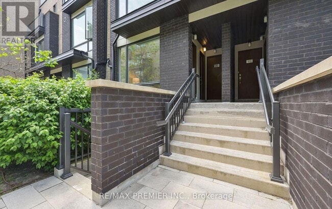 Building Photo - 30-30 Fieldway Rd