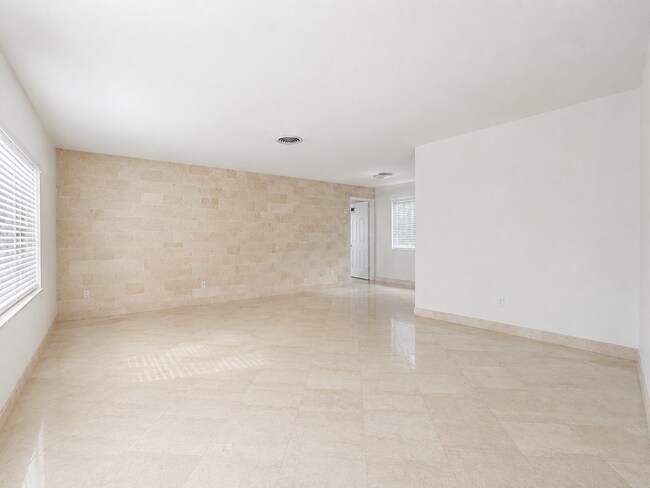 Foto del edificio - 10873 Magnolia St