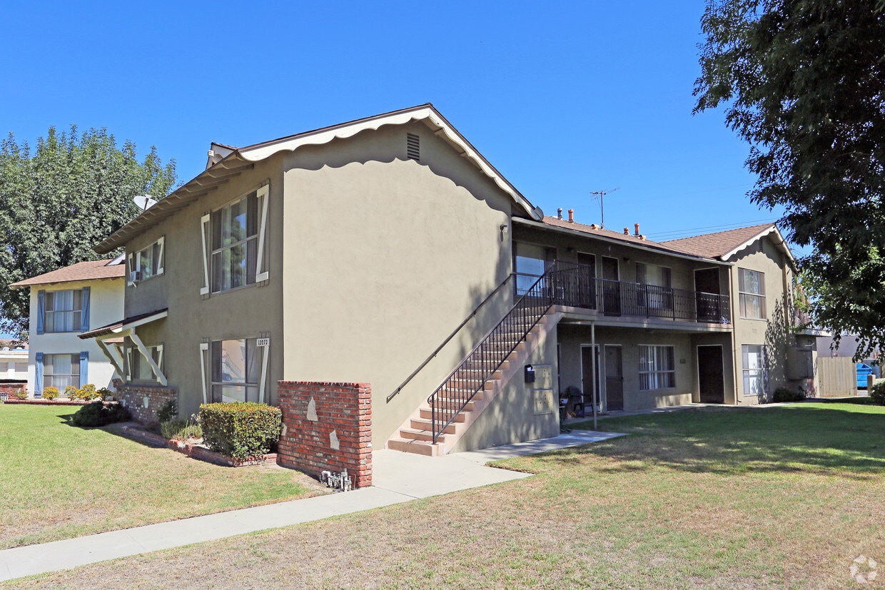 Primary Photo - 12072 Cole St