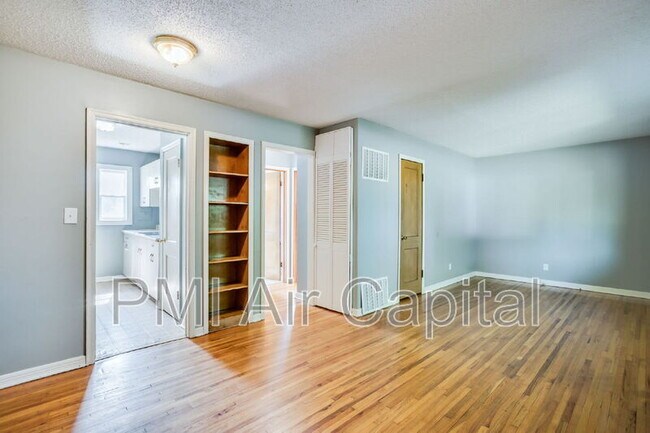Foto del edificio - 634 S Woodlawn Blvd