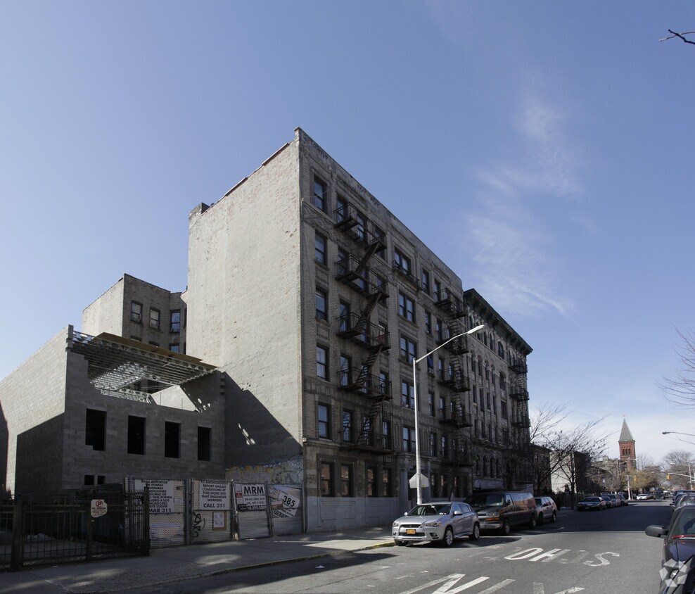 Foto del edificio - 374 S 5th St