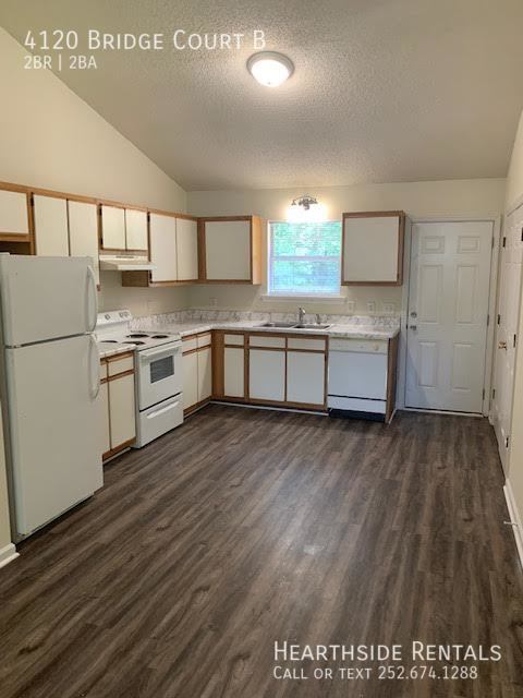 Building Photo - "Charming 2-Bed, 2-Bath Duplex in Wintervi...