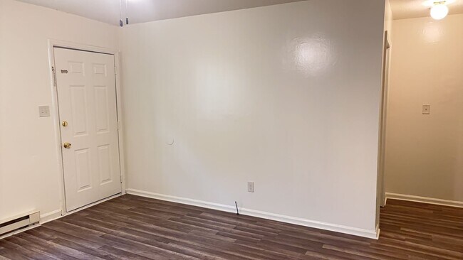 Foto del edificio - SRP-SH048-2033 Fallsdale Drive 1-4