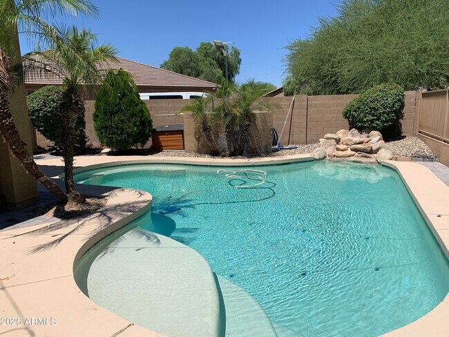 Foto del edificio - 9018 W Superior Ave