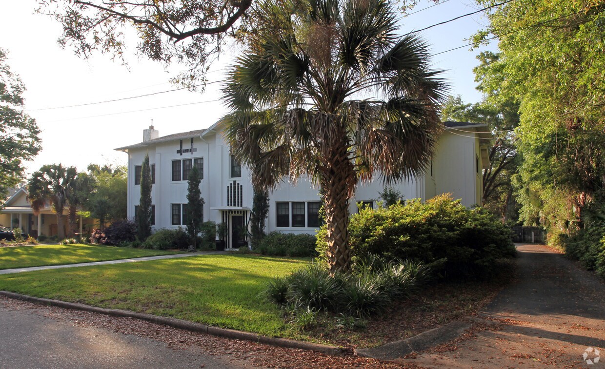 Building Photo - 1515 Lakeview Ave