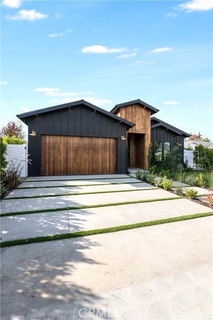 Building Photo - 5323 Allott Ave