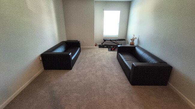 Common loft area - 147 Highgrove Way