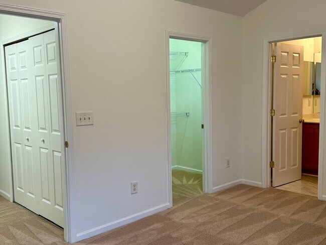 Foto del edificio - Ballantyne 2-bedroom Townhome ready now!