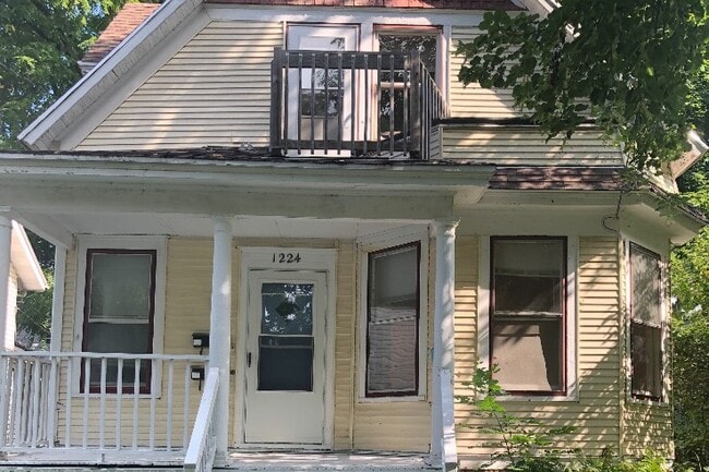 Building Photo - 1224 Vilas Ave