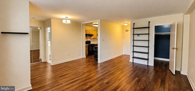 Foto del edificio - 6621 E Wakefield Dr