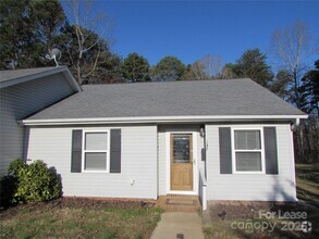 Building Photo - 137 Pine Meadow Ln