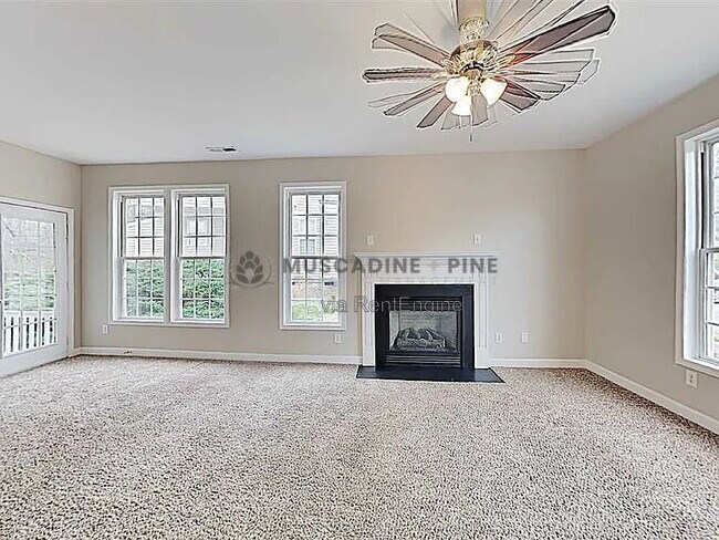 Foto del edificio - 6918 Jeffreys Creek Ln