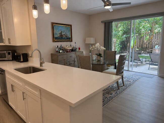 Foto del edificio - 5813 Eagle Cay Ln