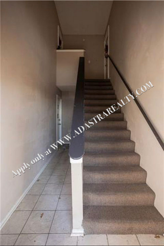 Building Photo - Affordable Living in Kansas City-Available NOW!!