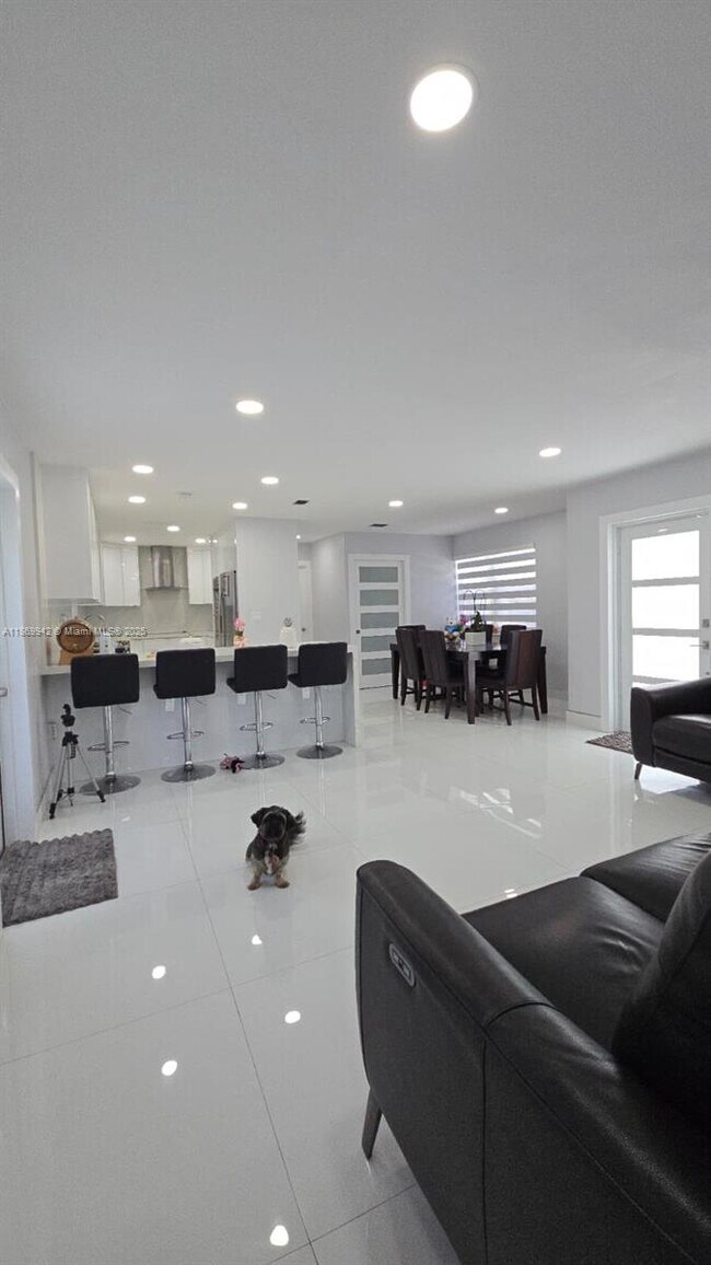 Foto del edificio - 6005 SW 22nd St