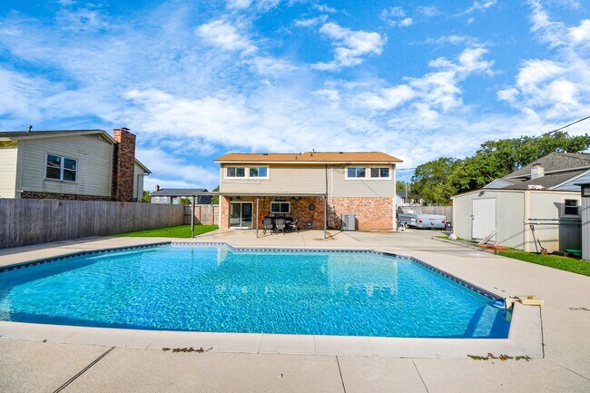 Foto del edificio - 601 E Castle Harbour Dr