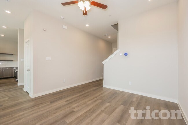 Foto del edificio - 210 Hockliffe Ct