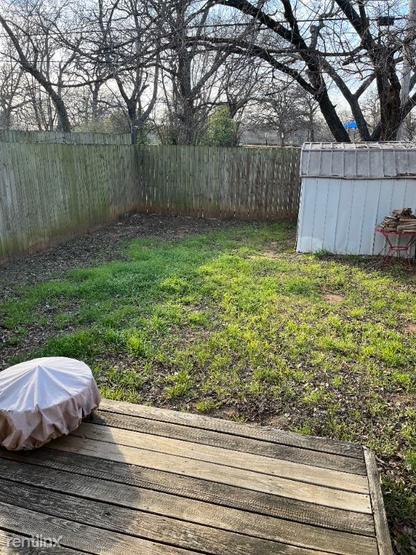 Building Photo - 2 br, 1.5 bath House - 418 N Elm St Side B...