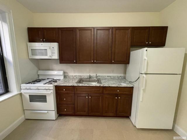 Foto del edificio - 0 bedroom in SUNNYSIDE NY 11104
