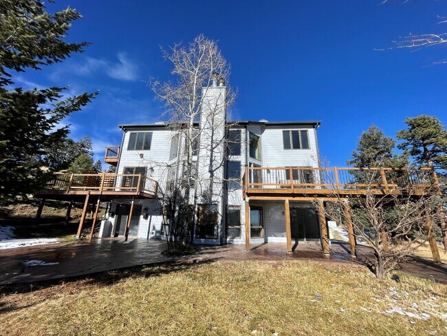 Foto del edificio - Beautiful Home In South Evergreen!