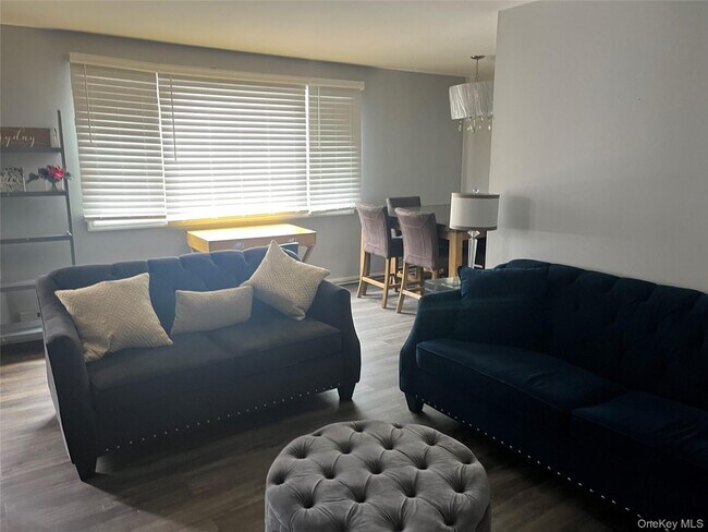 Foto del edificio - 27 N Rte 303