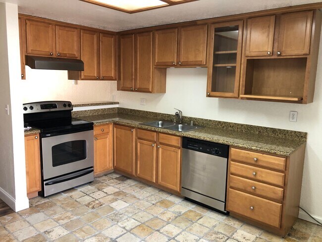 Foto del edificio - 4004 Elmo Loop #C, Modesto, CA 95356