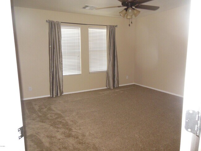 Building Photo - 8813 W Dahlia Dr