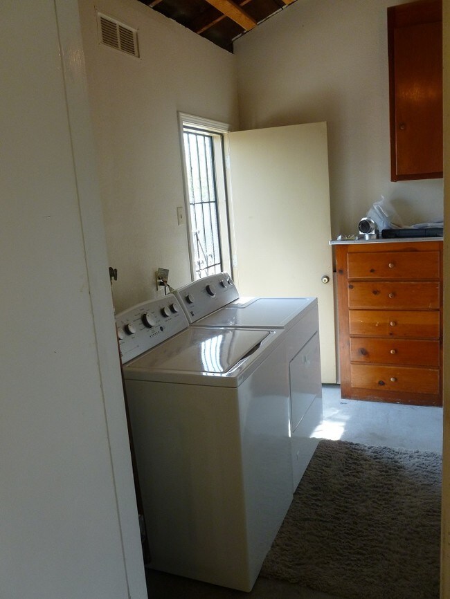 Building Photo - 20984 Cato Ct