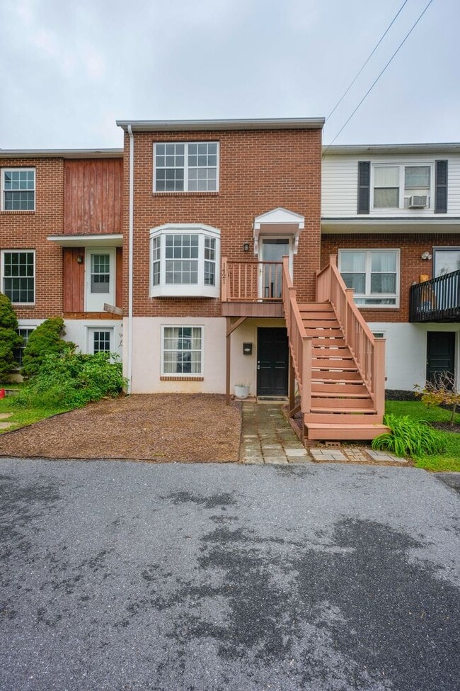 Building Photo - 1421 E Caracas Ave