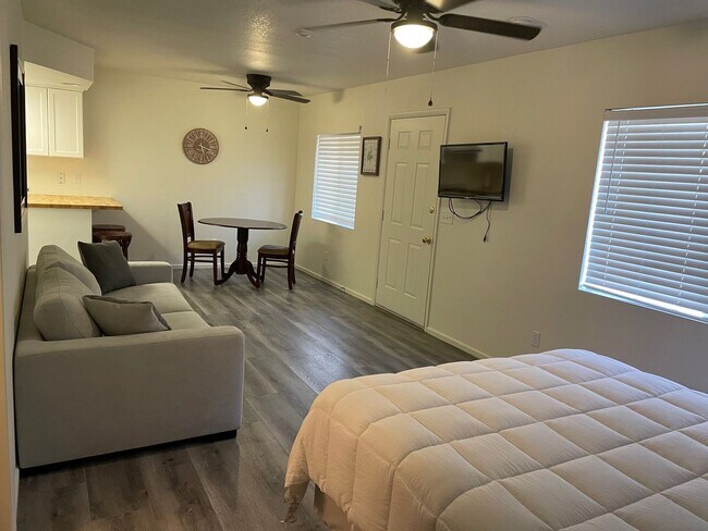 Building Photo - PENDING APP! Longterm partially furnished ...