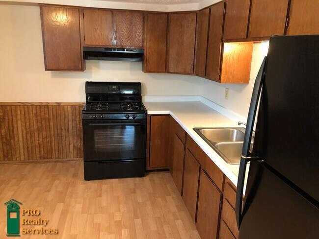Building Photo - 2173 Waukon Ave