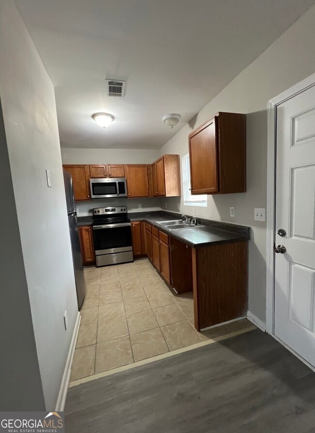 Building Photo - 733 Wheel House Ln