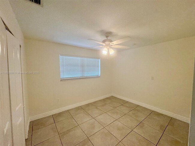 Foto del edificio - 2633 NW 9th Ave