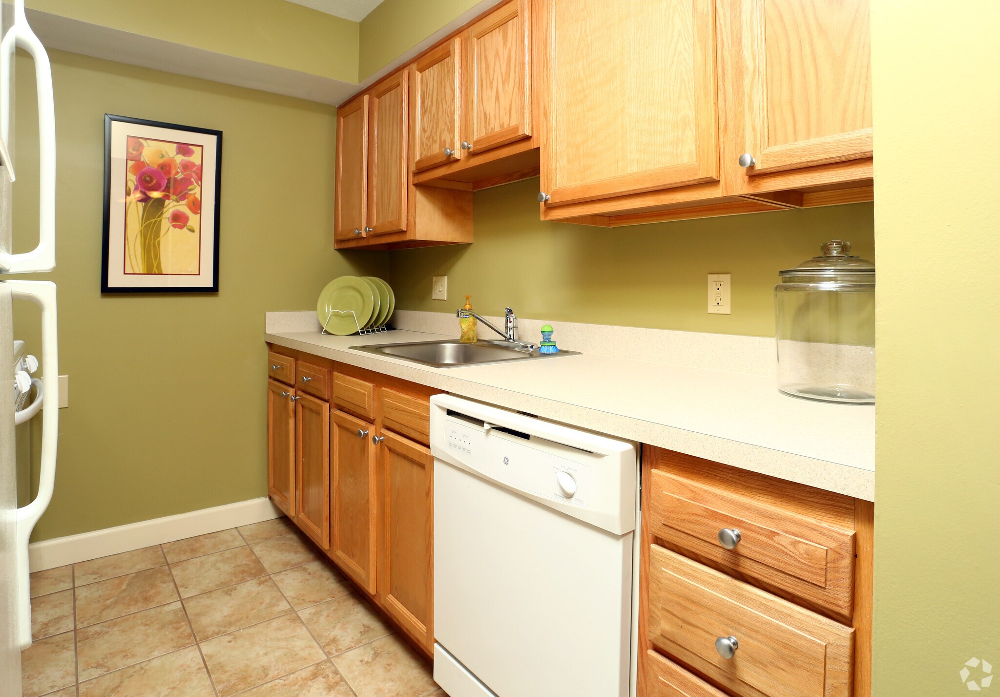 Regency Apartments – photo 2