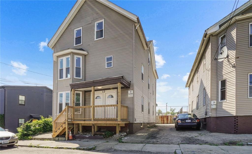 12 Florence St Providence, RI 02909 Alquileres en Providence, RI