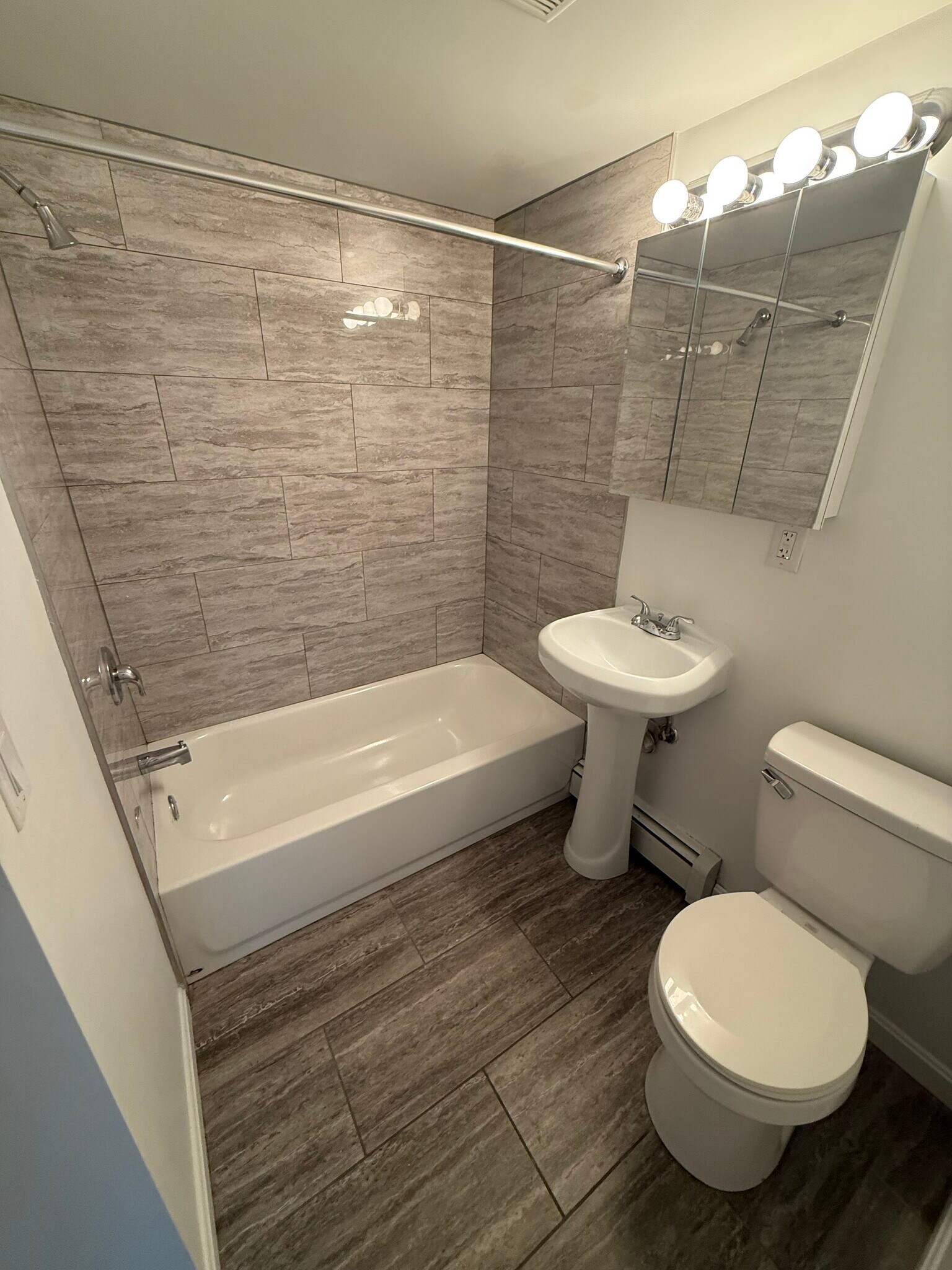 Clarence House – photo 3