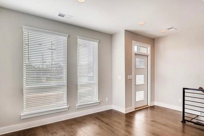 Foto del edificio - 418 Southend Crossing Ln
