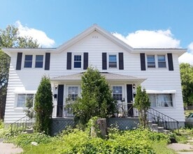 Building Photo - 102-104 Morley Pkwy