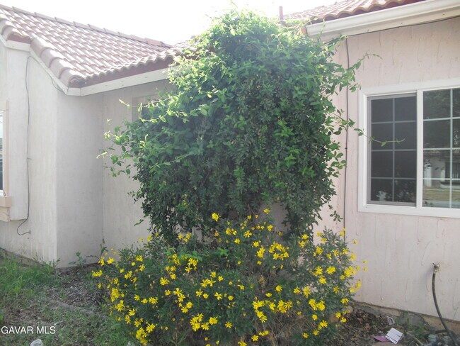 Building Photo - 5350 Blue Sage Dr